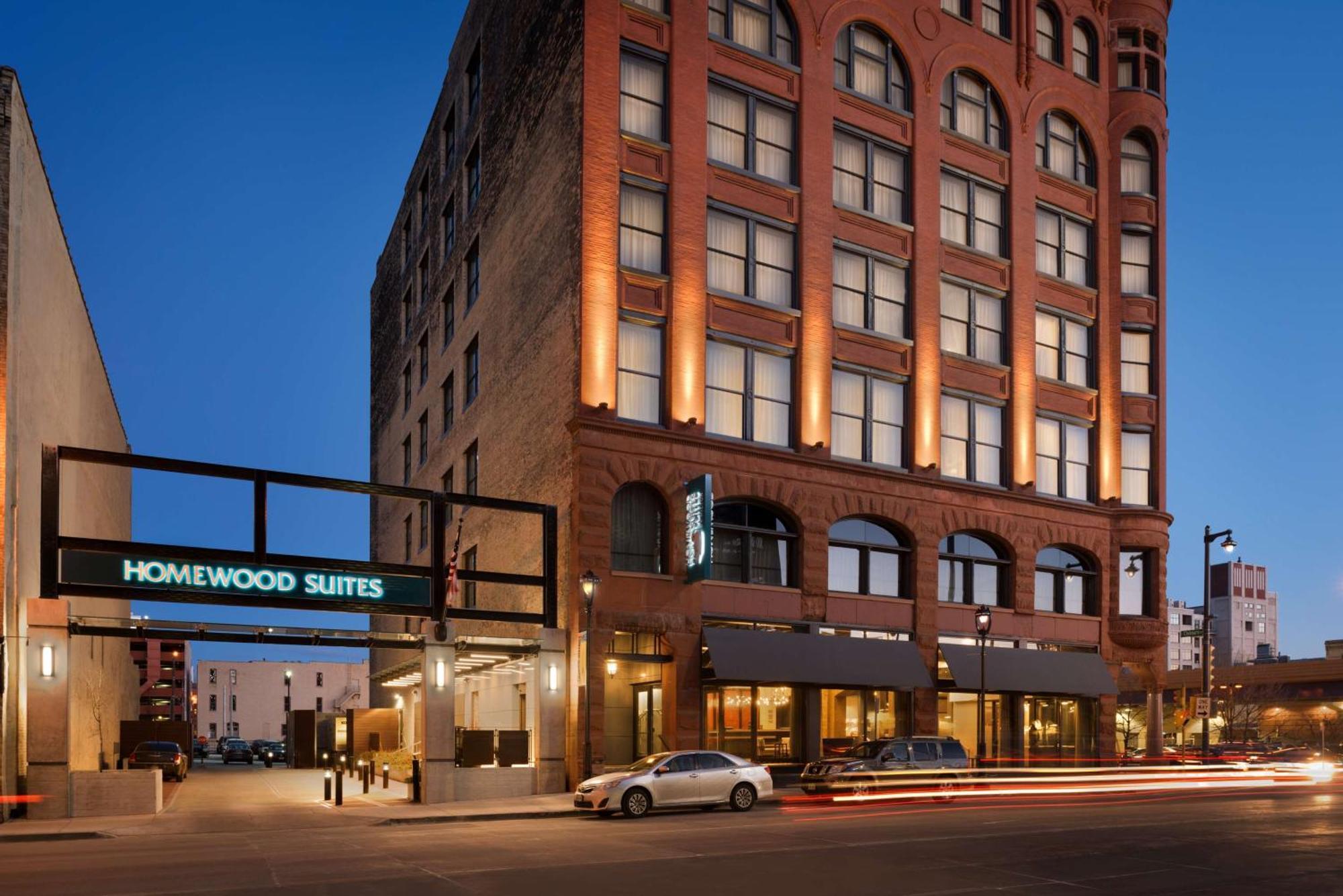 Homewood Suites By Hilton Milwaukee Downtown Bagian luar foto